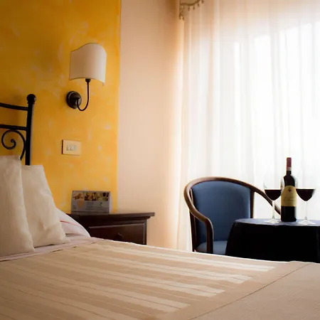 فندق Ristorante Tre Stelle