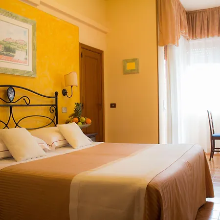 فندق Ristorante Tre Stelle
