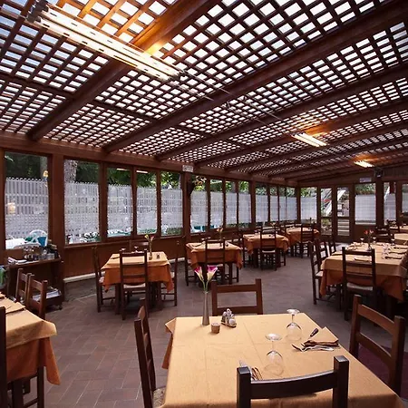Ristorante Tre Stelle فندق 3*