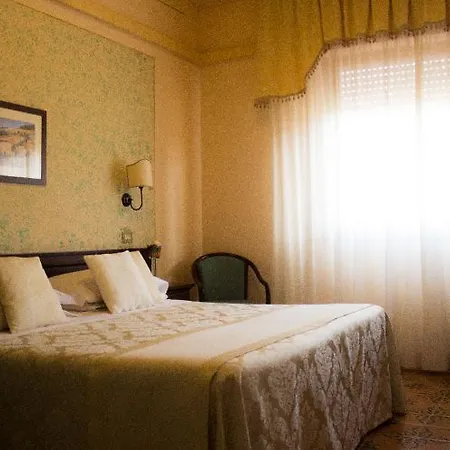فندق Ristorante Tre Stelle